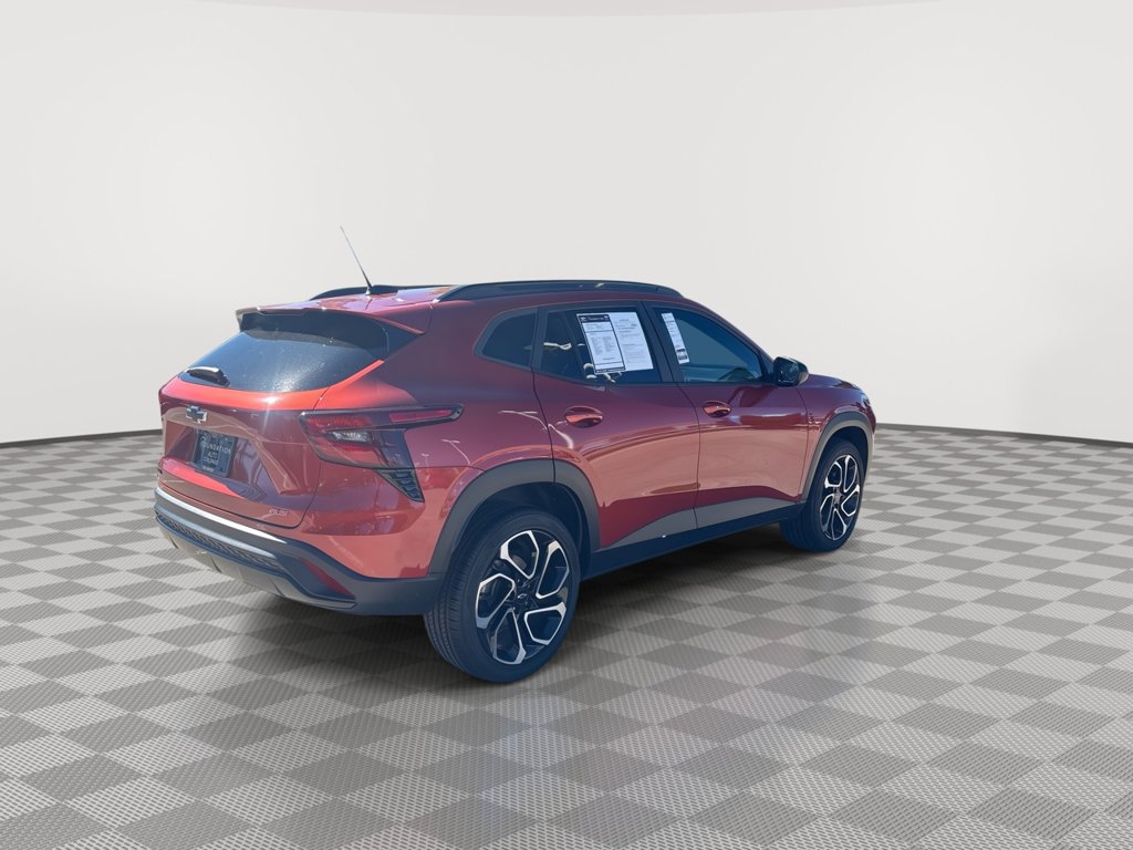 Certified 2024 Chevrolet Trax RS FWD image 12