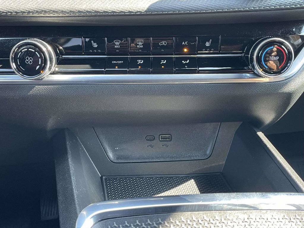 Used 2026 Chevrolet Equinox LT AWD/4WD image 37