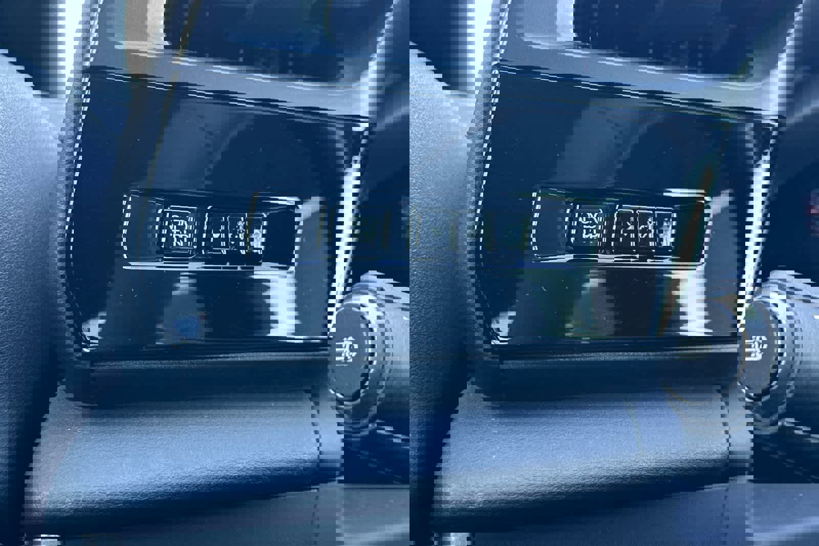 Certified 2025 Lexus RZ 300e w/ Accessory Package (Z2) image 30