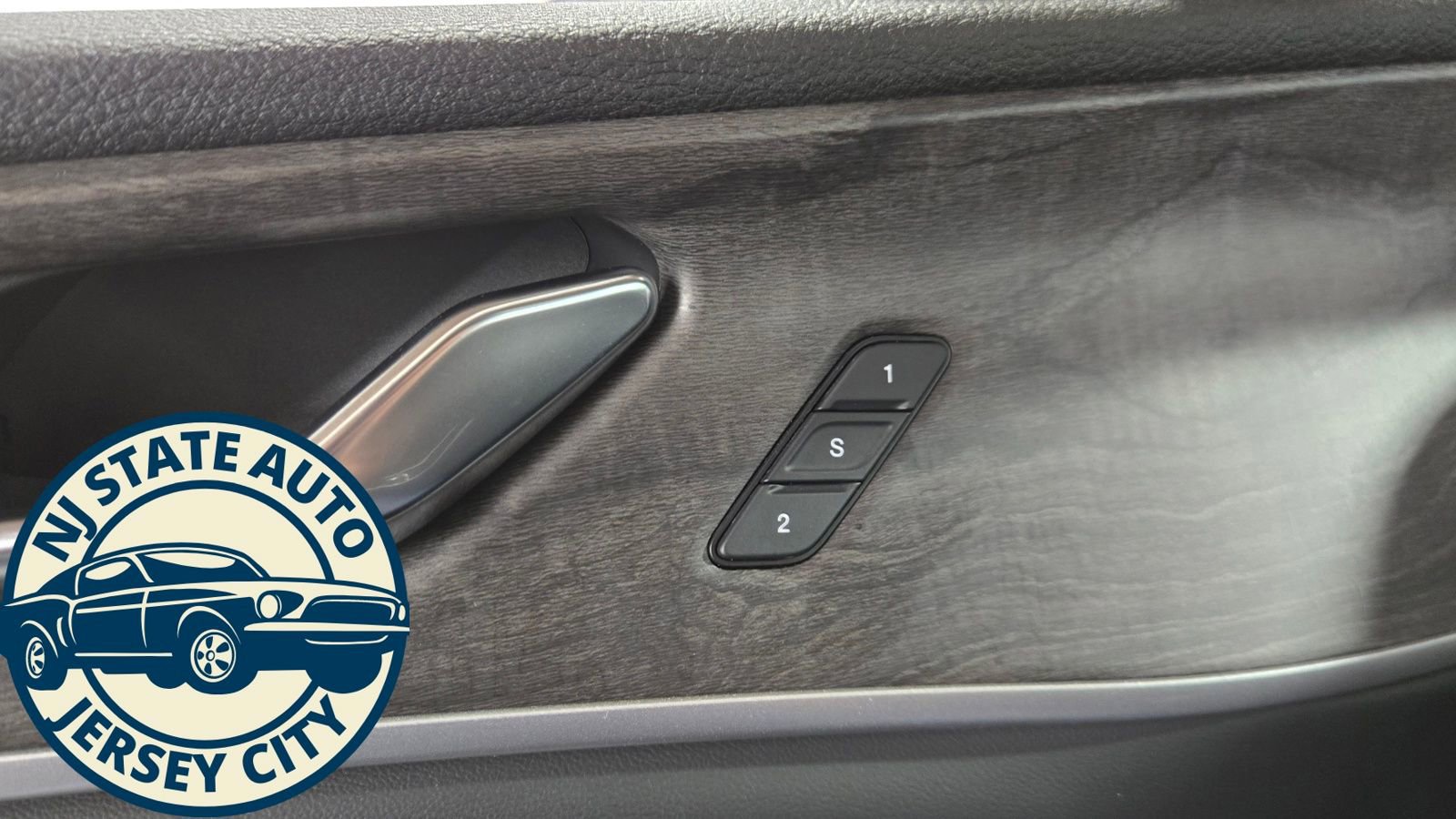 Used 2024 Jeep Grand Cherokee L Limited w/ Luxury Tech Group II image 20