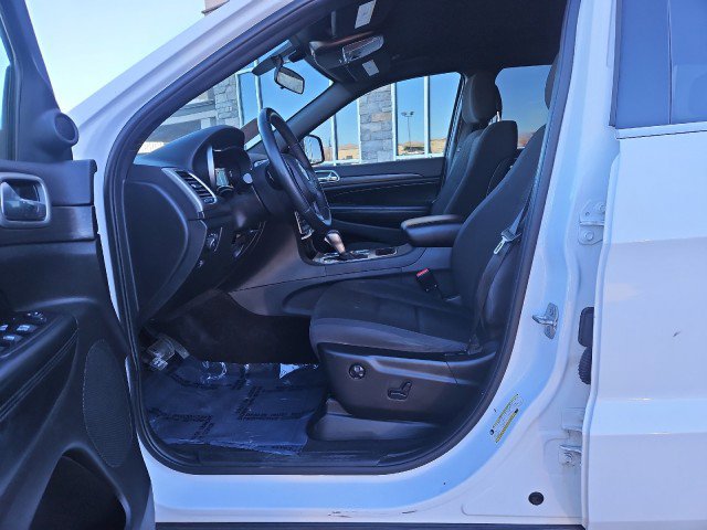 Used 2018 Jeep Grand Cherokee Laredo image 11