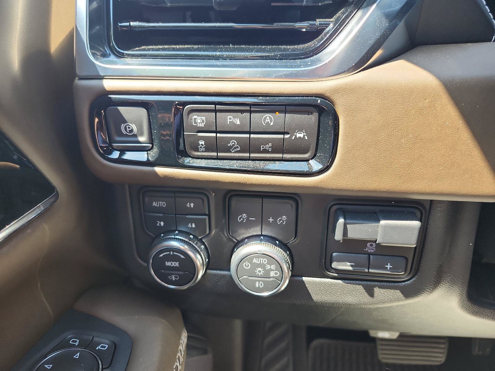 Certified 2025 GMC Yukon Denali Ultimate AWD/4WD image 25