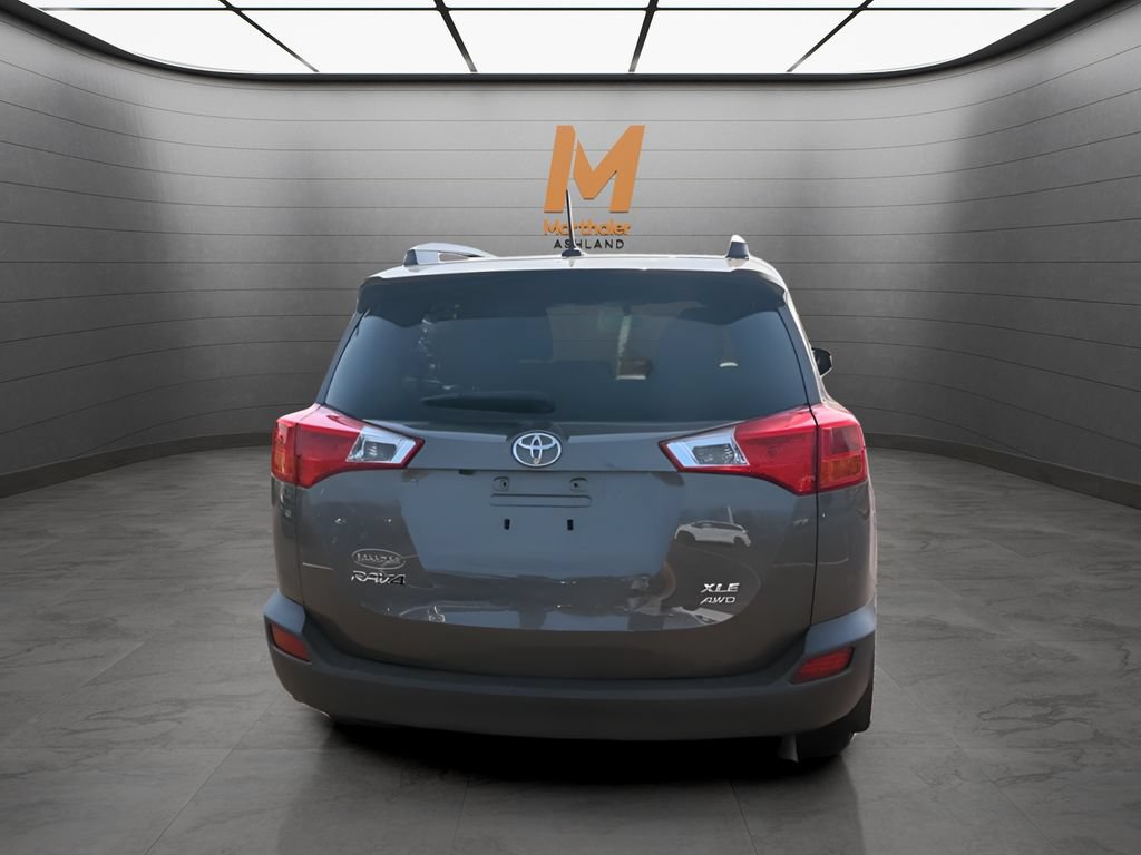 Used 2015 Toyota RAV4 XLE AWD/4WD image 4