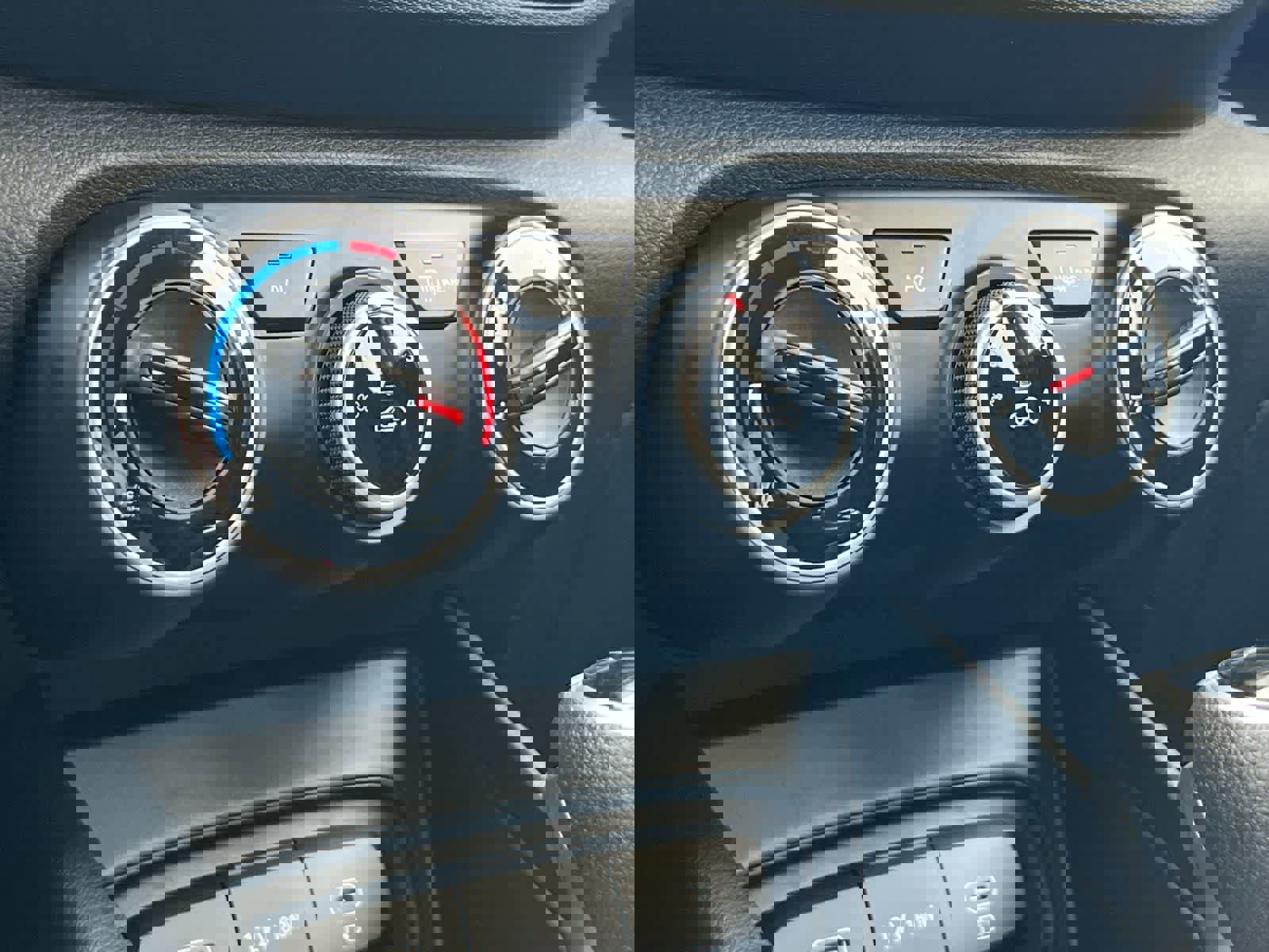 New 2026 Hyundai Venue SE image 20