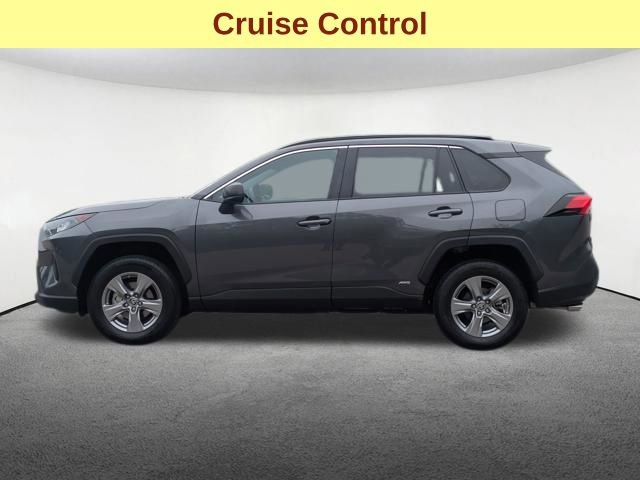 Used 2022 Toyota RAV4 LE AWD/4WD image 8
