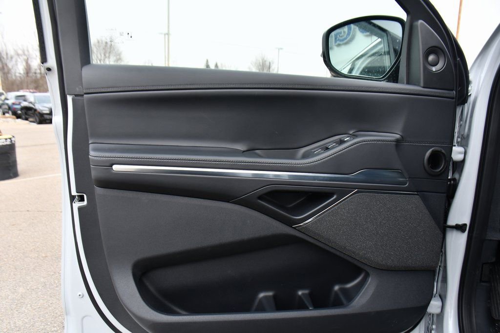 New 2026 Lincoln Navigator Reserve w/ Jet Appearance Package AWD/4WD image 29