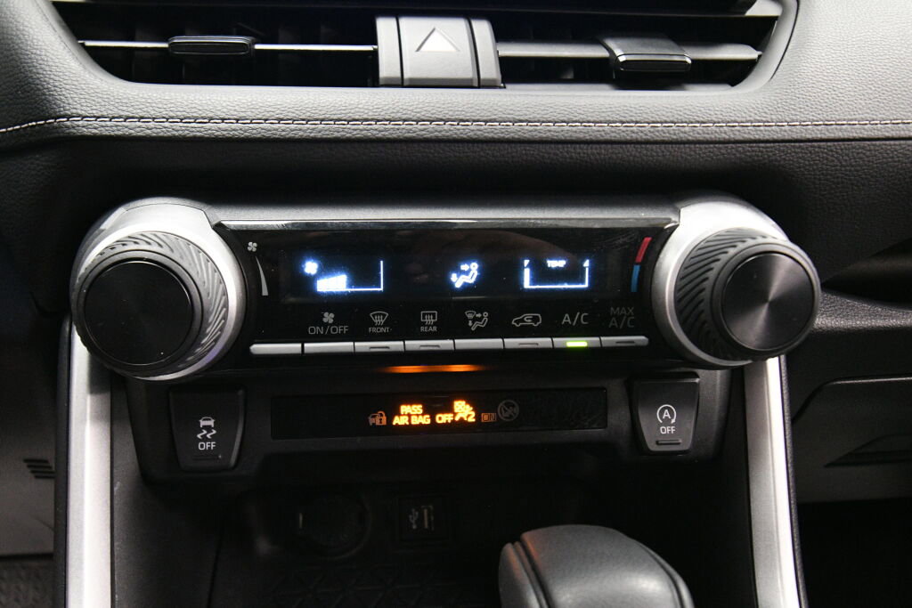 Certified 2024 Toyota RAV4 LE image 15