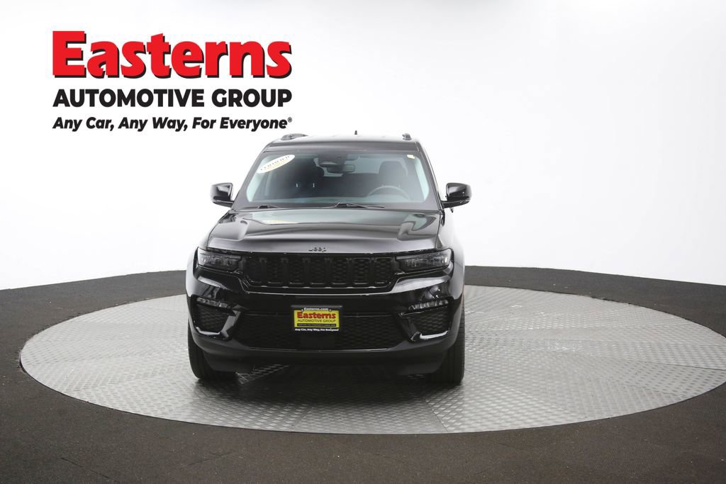 Used 2023 Jeep Grand Cherokee Limited w/ Black Appearance Package AWD/4WD image 54