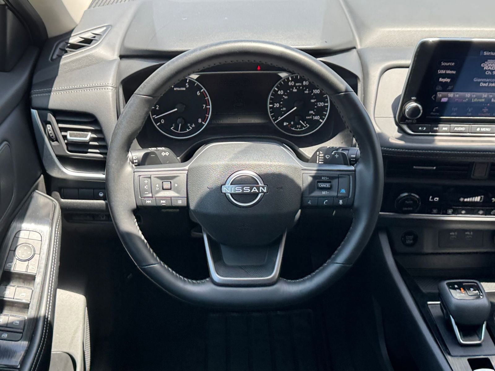 Used 2025 Nissan Rogue SV AWD/4WD image 30