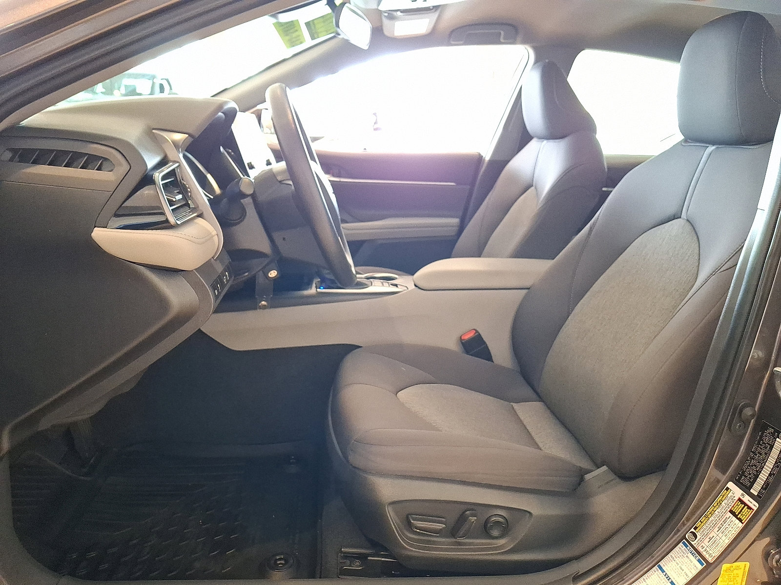 Used 2022 Toyota Camry LE AWD/4WD image 15