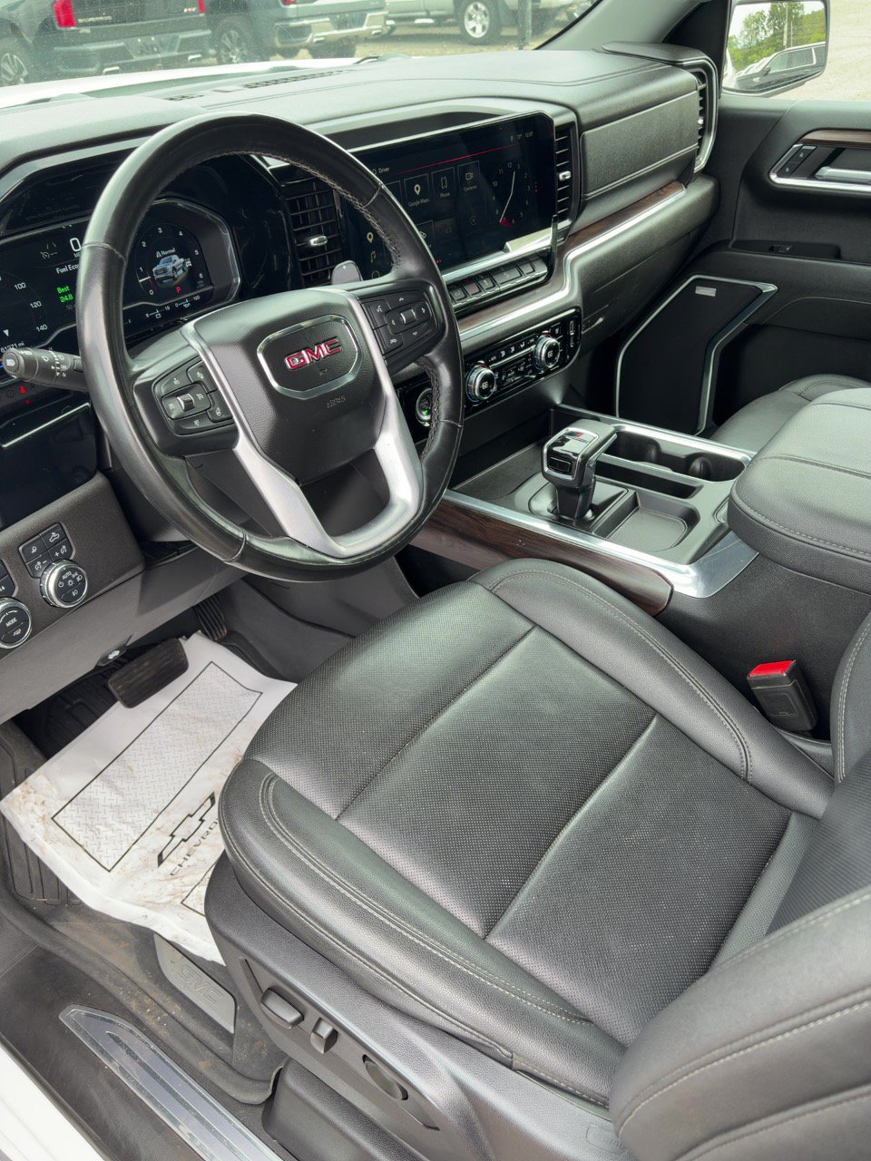 Used 2023 GMC Sierra 1500 SLT w/ SLT Premium Package AWD/4WD image 7
