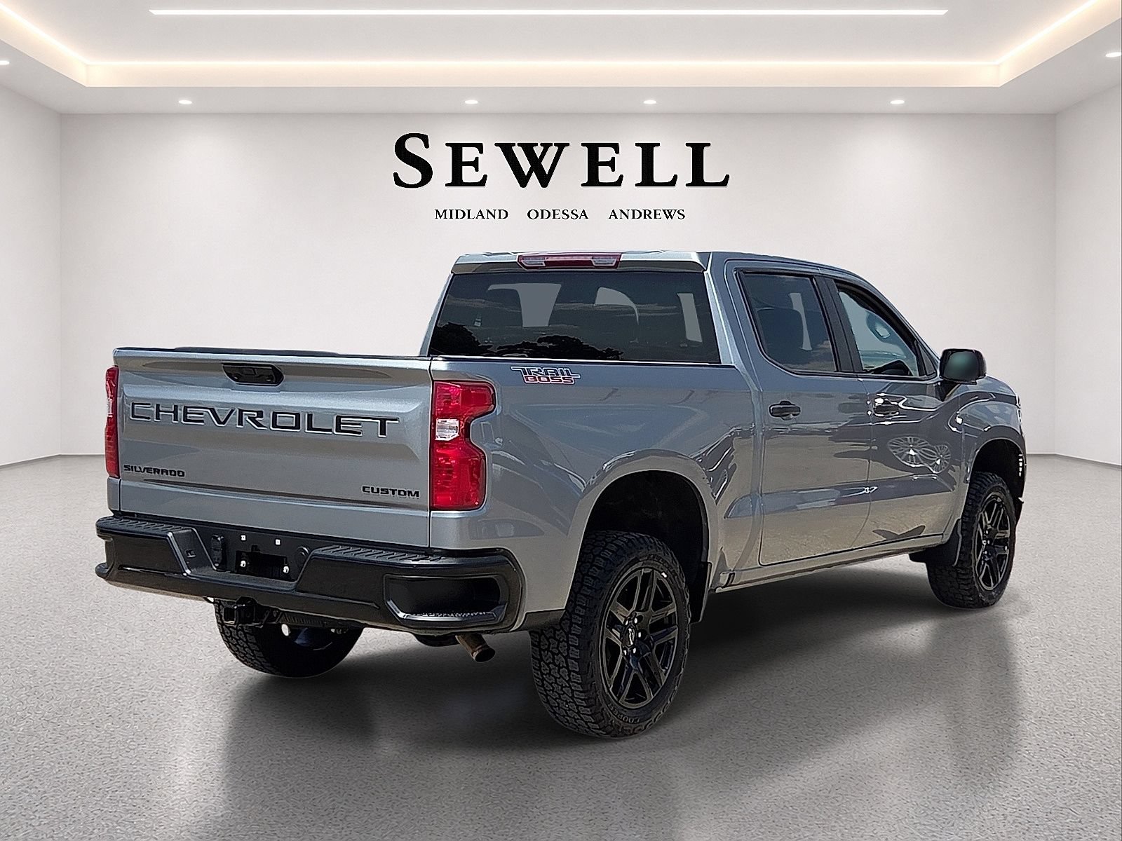 Used 2023 Chevrolet Silverado 1500 Custom Trail Boss w/ LPO, Dark Essentials Package AWD/4WD image 7
