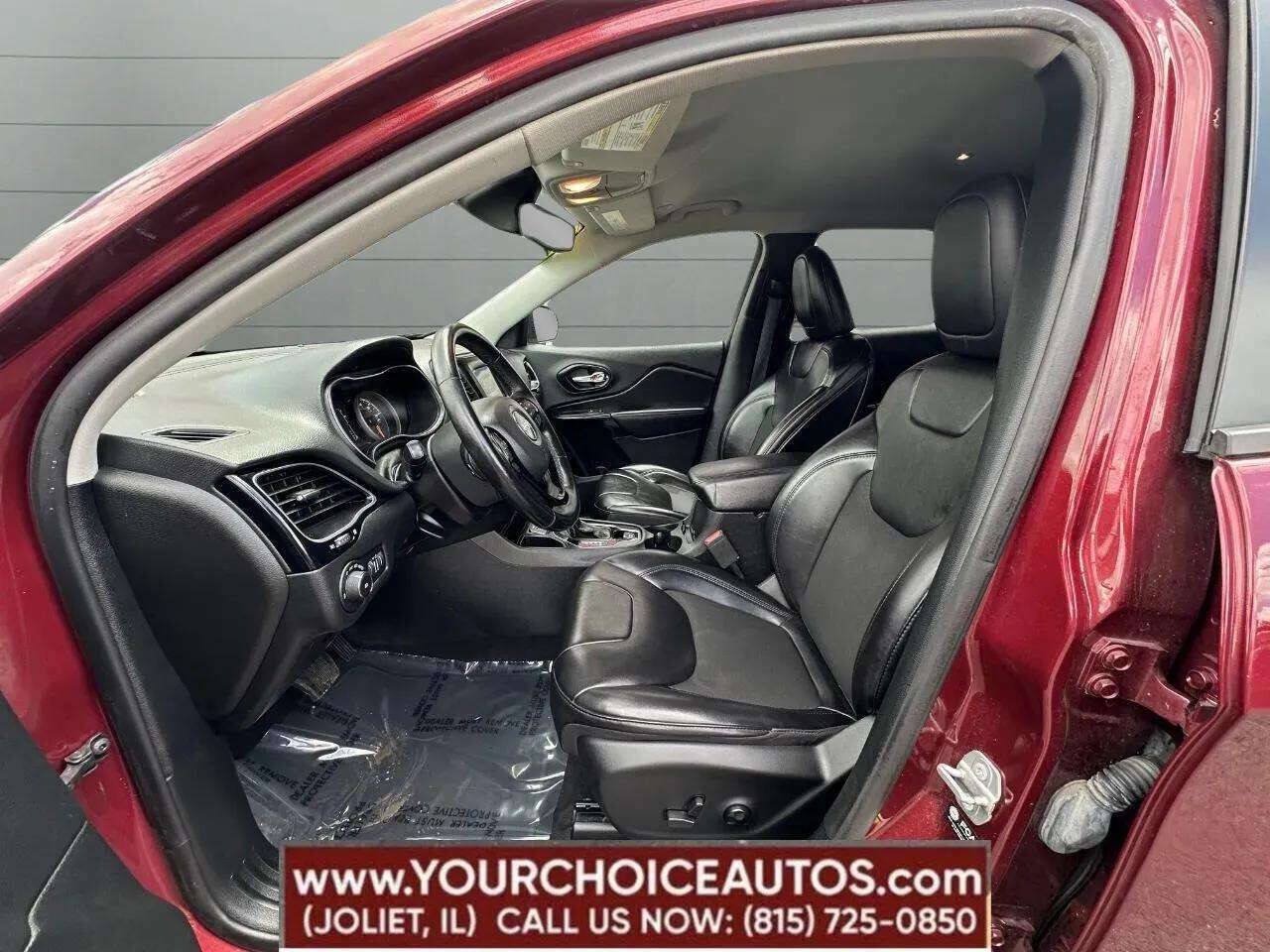 Used 2021 Jeep Cherokee Latitude Plus FWD image 33