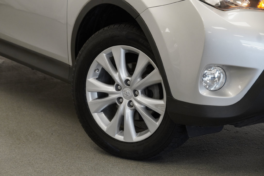 Used 2013 Toyota RAV4 Limited AWD/4WD image 8