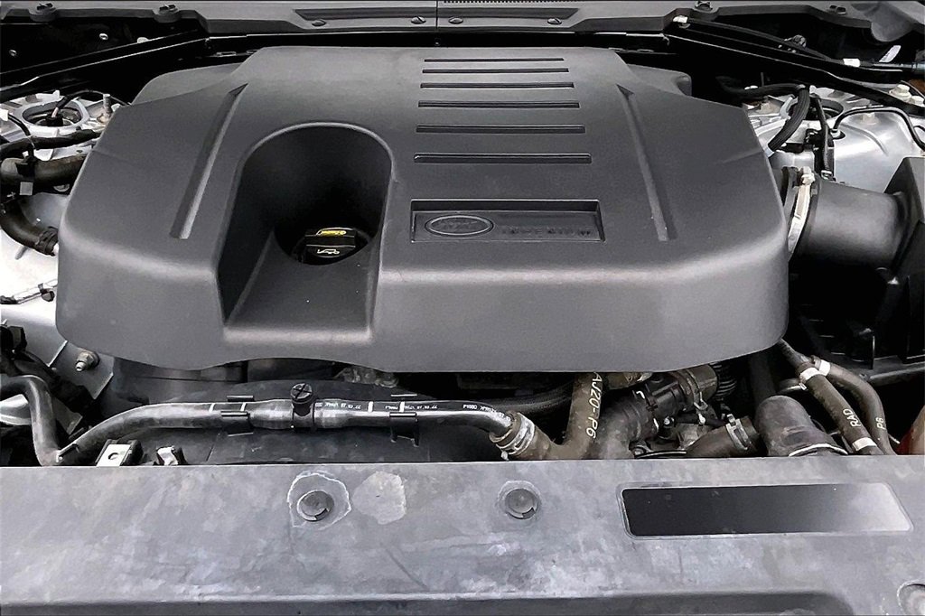 Used 2023 Land Rover Defender 110 X-Dynamic SE image 30