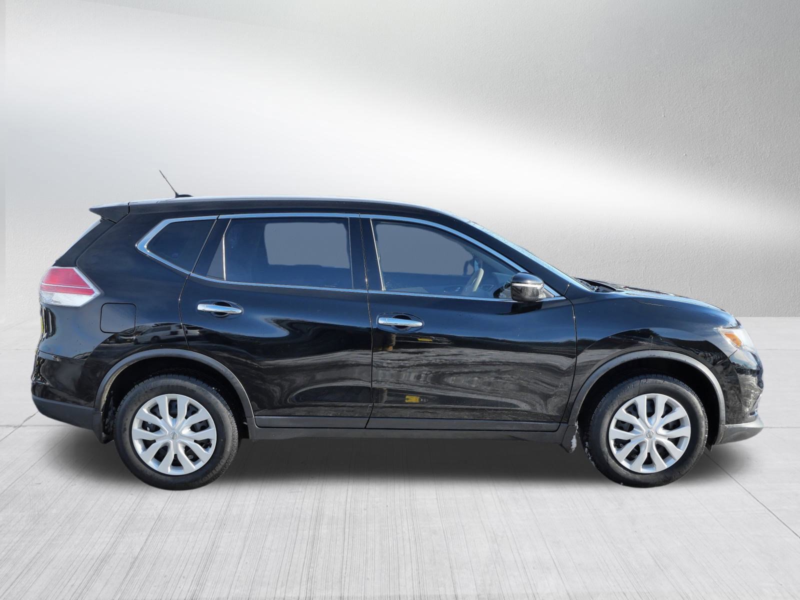 Used 2015 Nissan Rogue S image 8