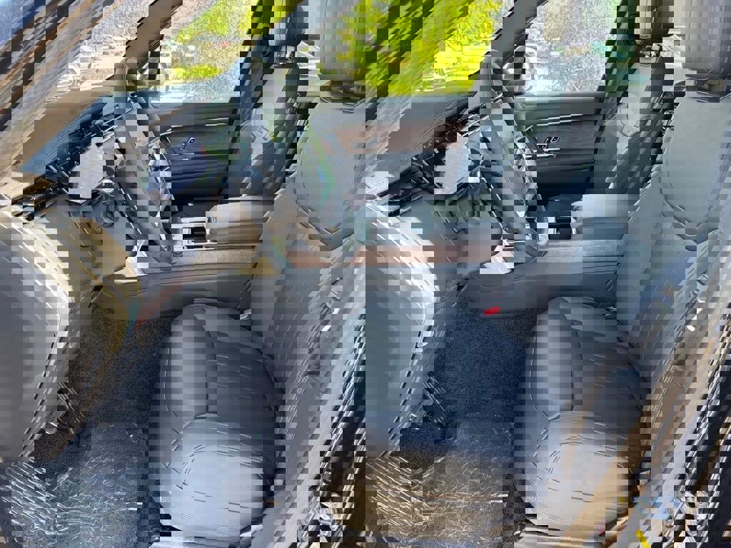 New 2025 Land Rover Range Rover SE image 5