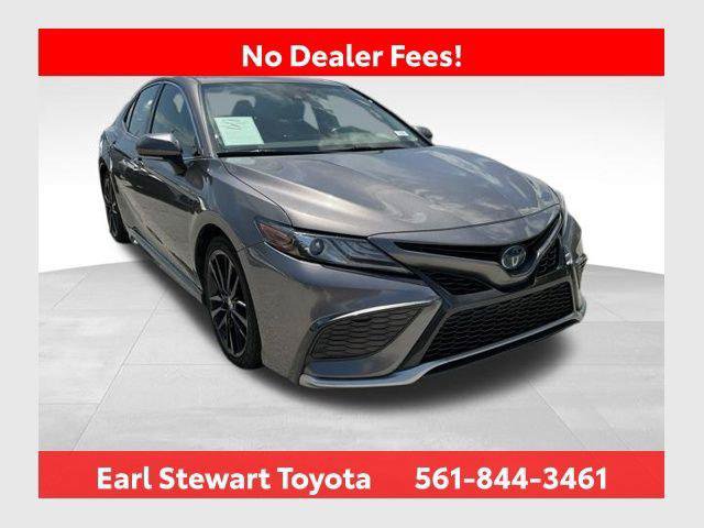 Certified 2022 Toyota Camry XSE FWD image 1