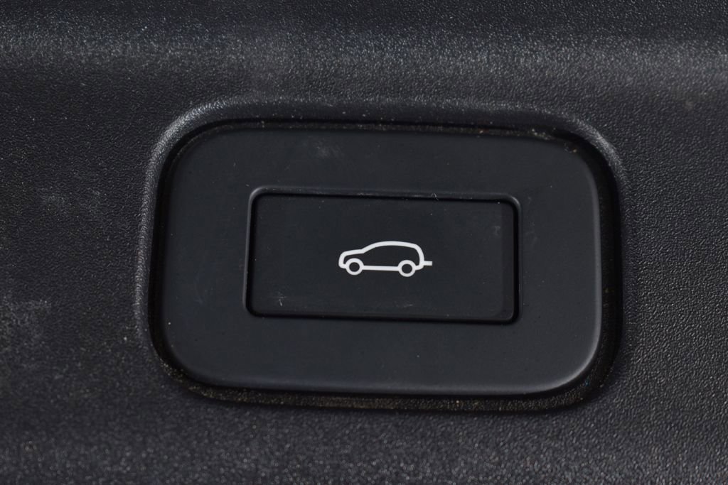 Used 2023 Land Rover Range Rover SE image 6