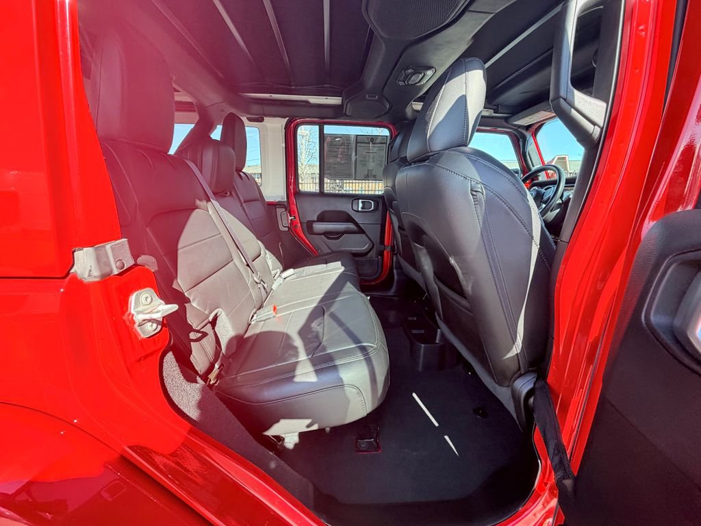 Used 2022 Jeep Wrangler Unlimited Sahara image 15