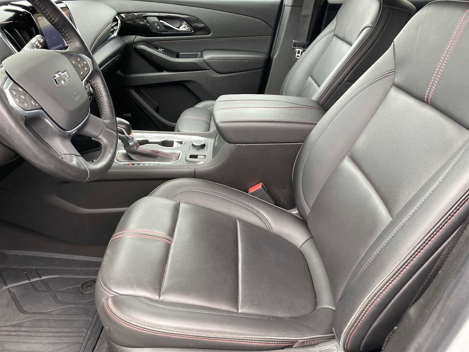 Used 2022 Chevrolet Traverse RS w/ LPO, Floor Liner Package image 26