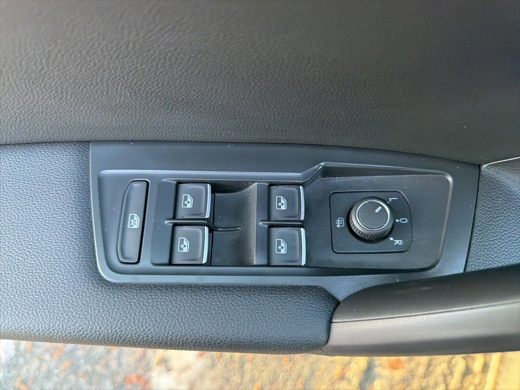 Used 2021 Volkswagen Tiguan SEL image 18