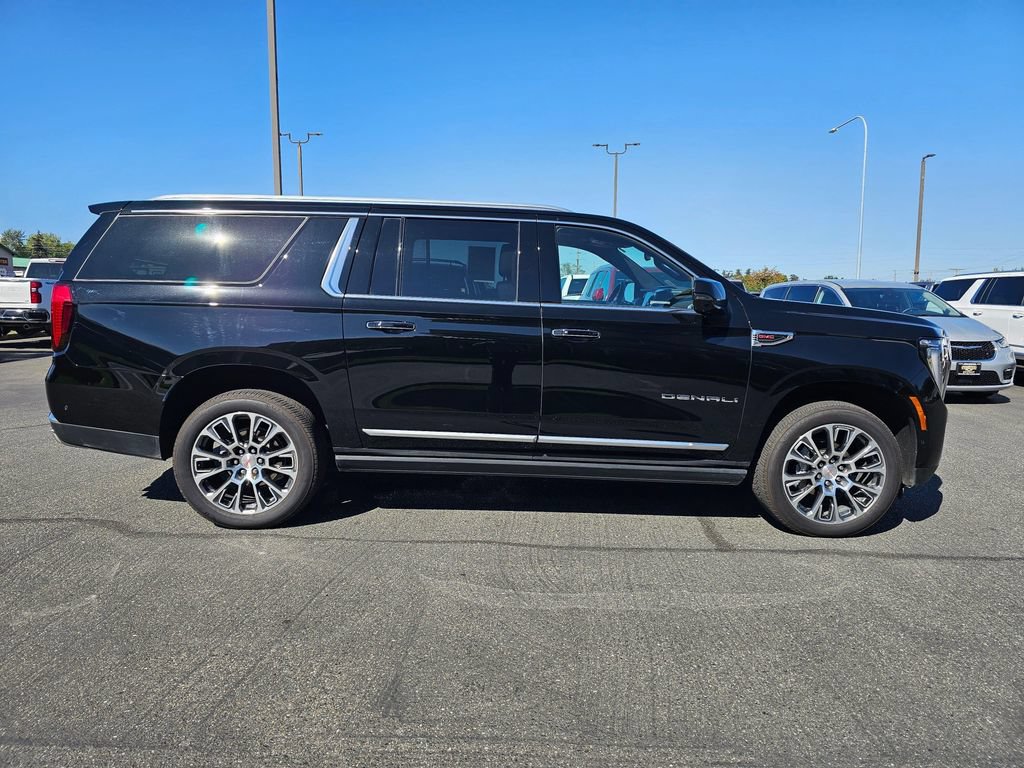 Used 2026 GMC Yukon XL Denali w/ Sun & Power Step Package AWD/4WD image 2