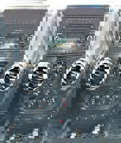 Used 2013 Jeep Wrangler Unlimited Sahara image 10