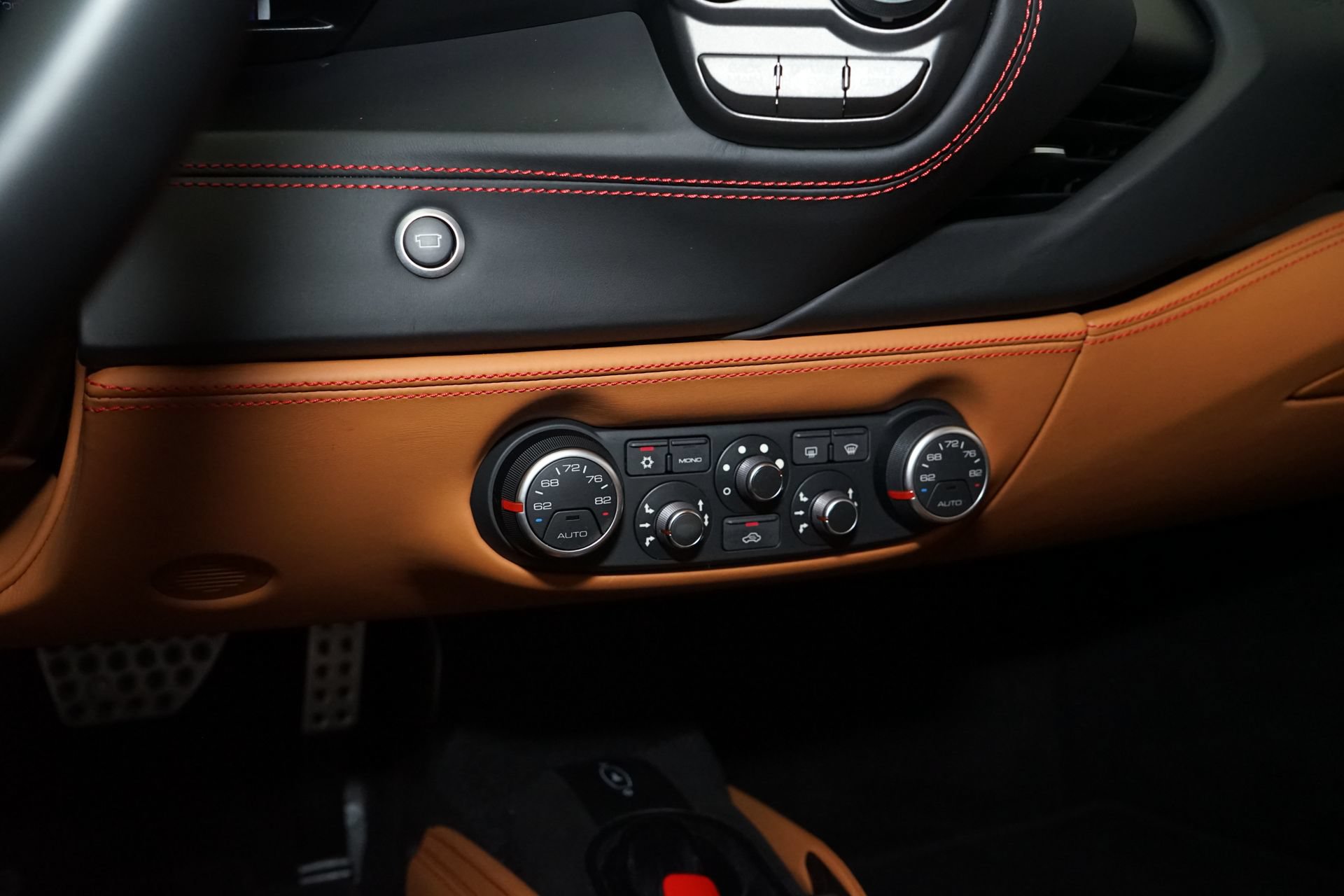 Used 2019 Ferrari 488 GTB RWD image 15