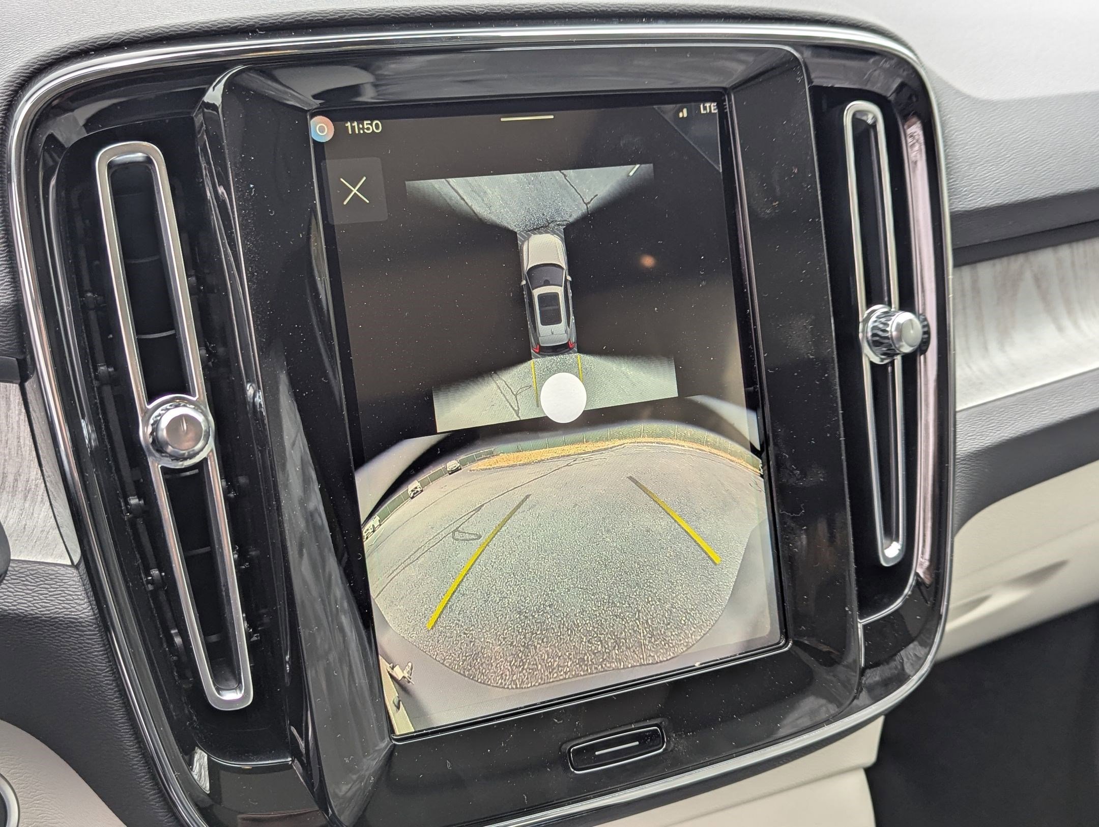 New 2026 Volvo XC40 B5 Ultra w/ Protection Package Premier image 15