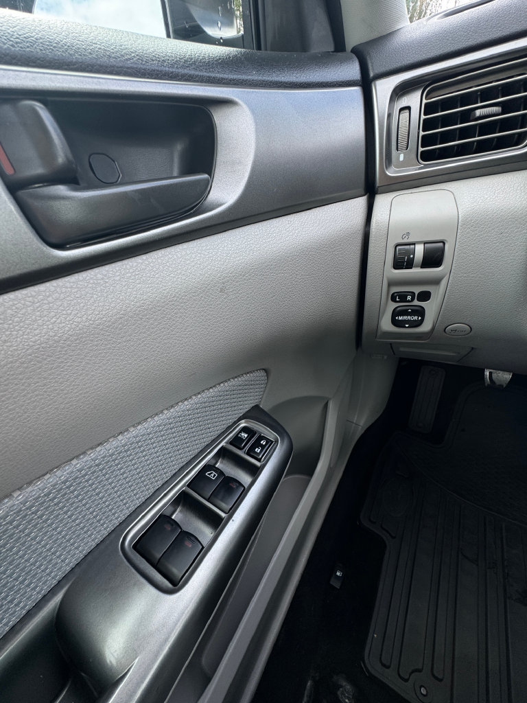 Used 2011 Subaru Forester 2.5X AWD/4WD image 16