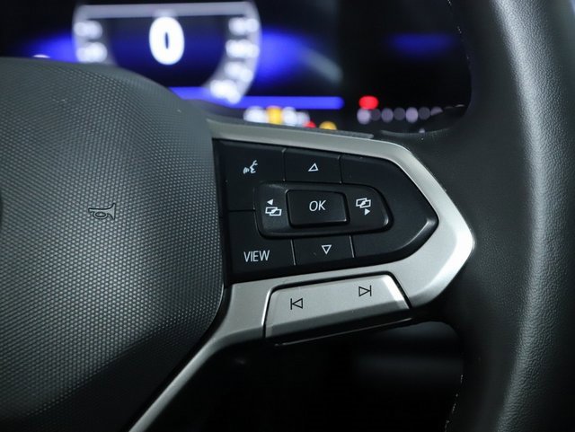 Used 2025 Volkswagen Jetta SE w/ Black Wheel Package image 22