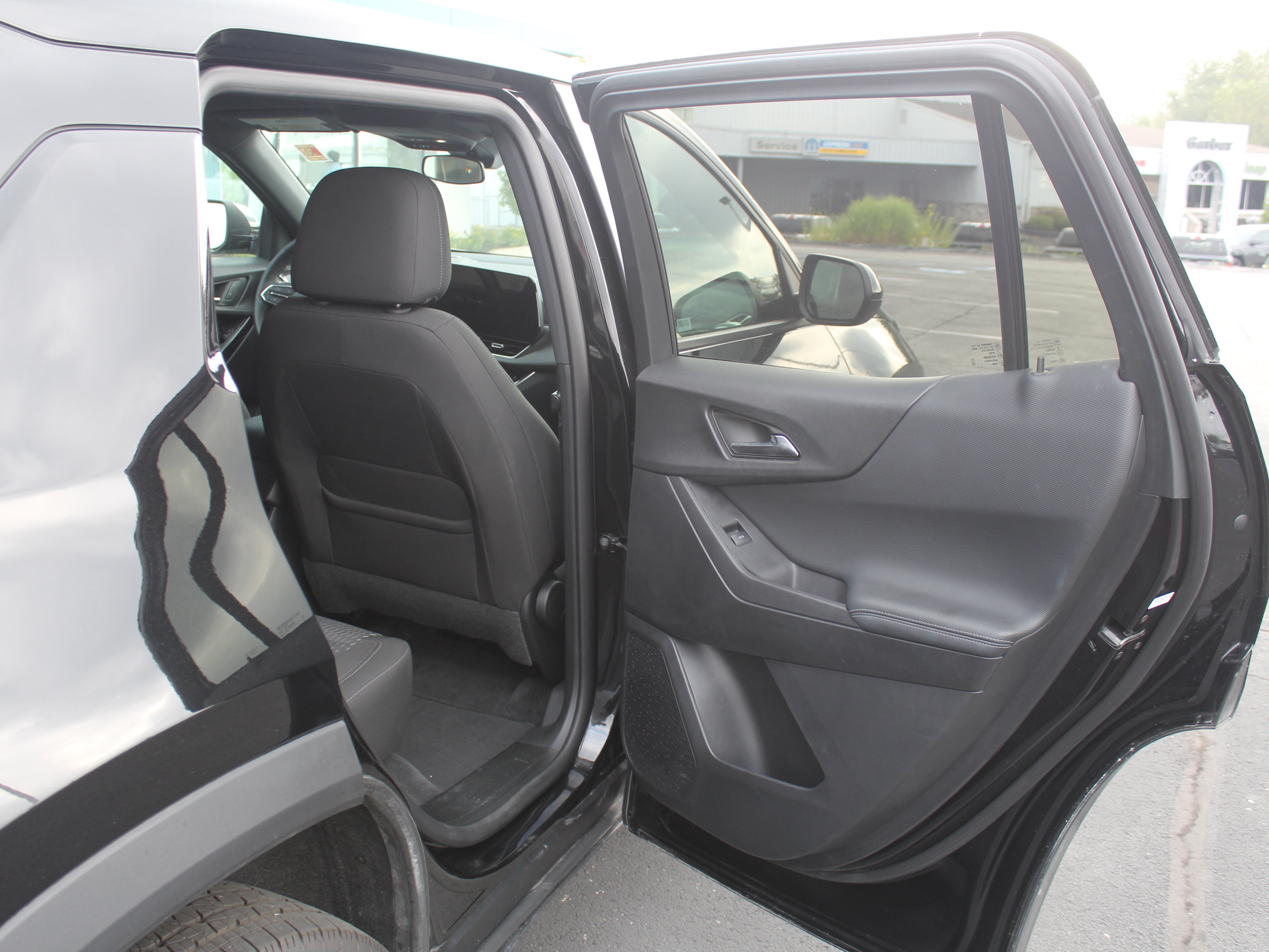 Used 2026 Chevrolet Equinox LT FWD image 24