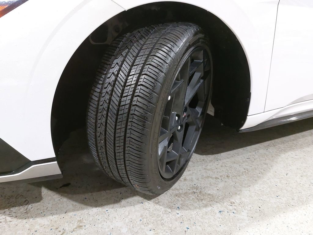 Certified 2024 Hyundai Elantra N Line image 34