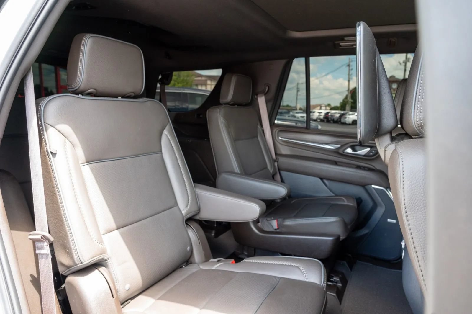 Used 2024 GMC Yukon Denali w/ Denali Reserve Package AWD/4WD image 41