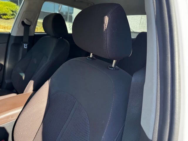 Used 2019 Kia Optima LX image 35