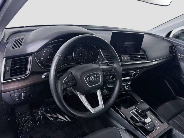 Used 2023 Audi Q5 2.0T Premium w/ Convenience Package AWD/4WD image 9