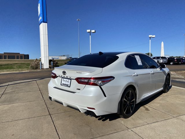 Used 2020 Toyota Camry XSE image 10