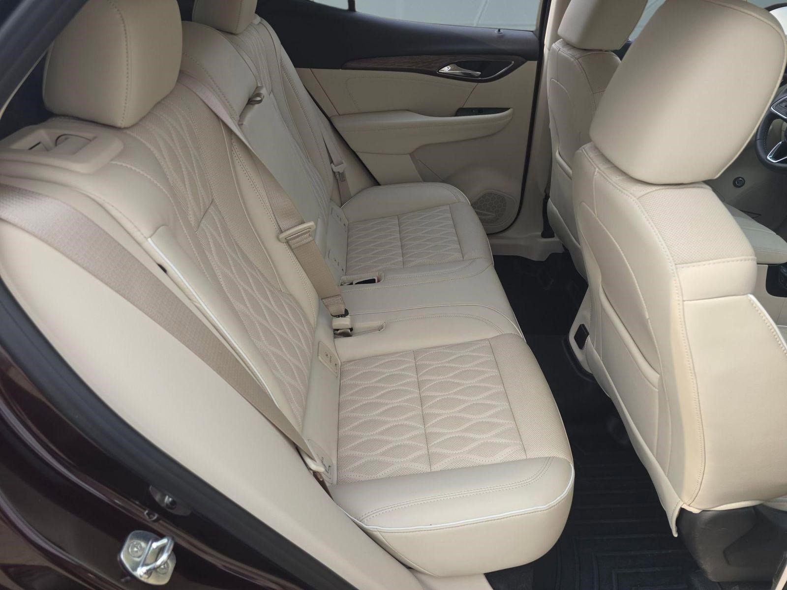 Used 2022 Buick Envision Avenir w/ Technology Package II image 27