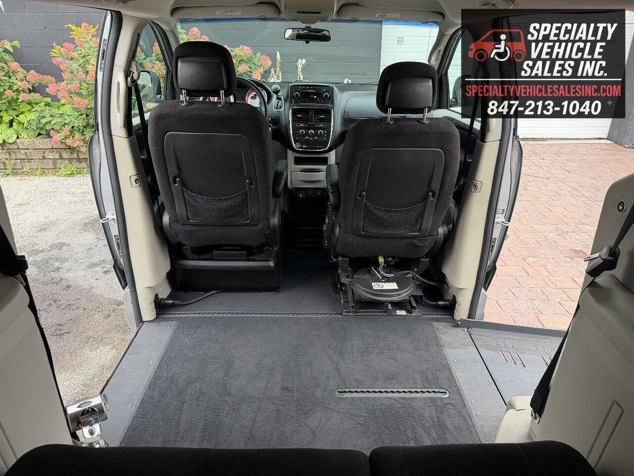 Used 2013 Dodge Grand Caravan SXT FWD image 23
