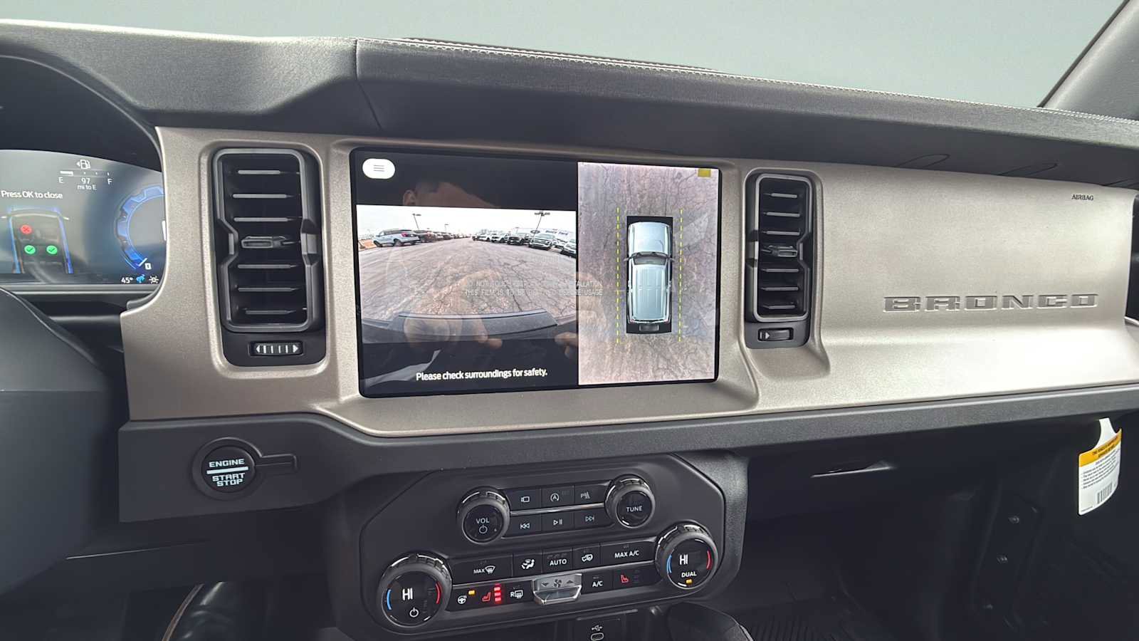 New 2026 Ford Bronco Outer Banks w/ Sasquatch Package image 25