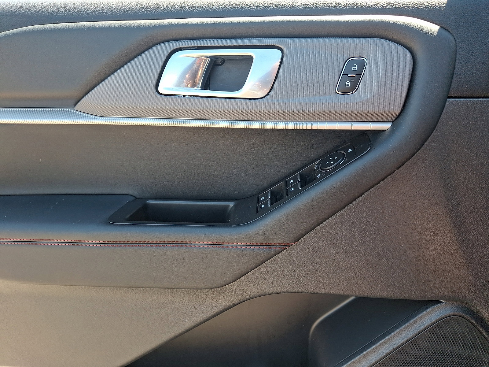 Used 2025 Ford Explorer ST-Line AWD/4WD image 20