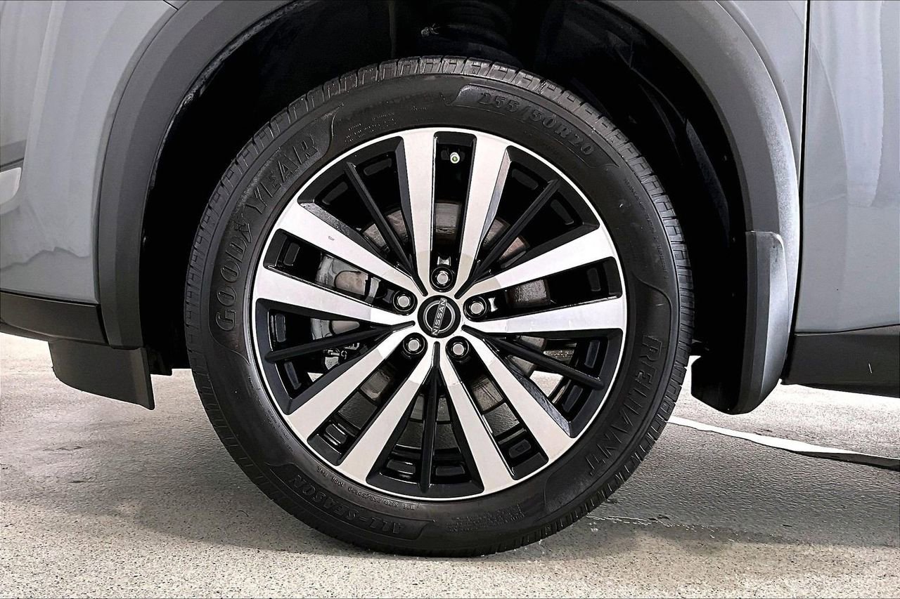 Used 2023 Nissan Pathfinder Platinum w/ Cargo Package FWD image 8