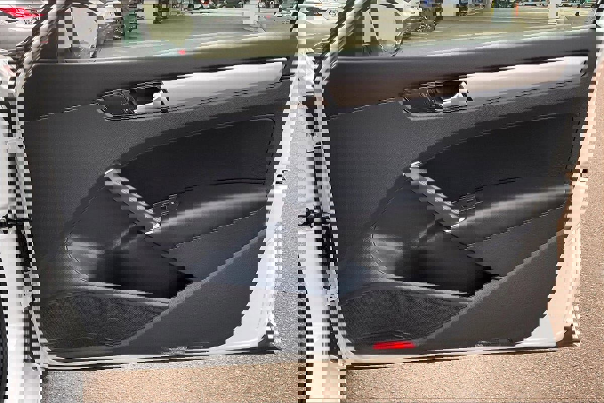 Used 2022 Volkswagen Passat 2.0T SE image 21