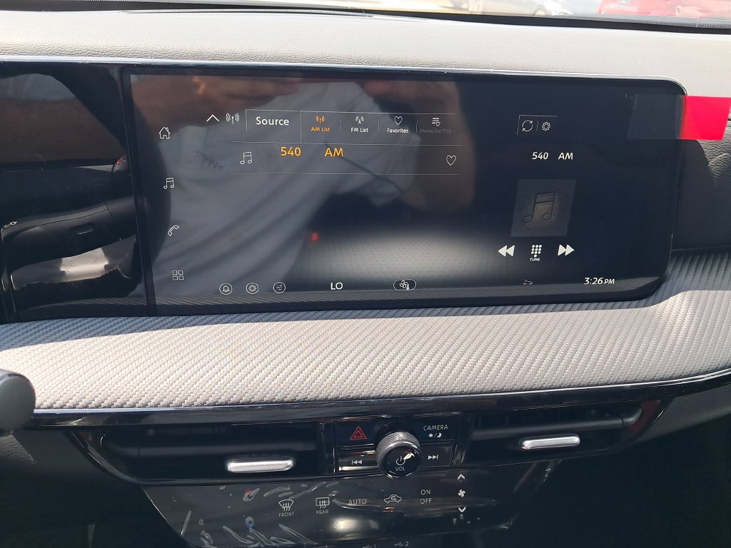 New 2026 Nissan Kicks SR AWD/4WD image 19