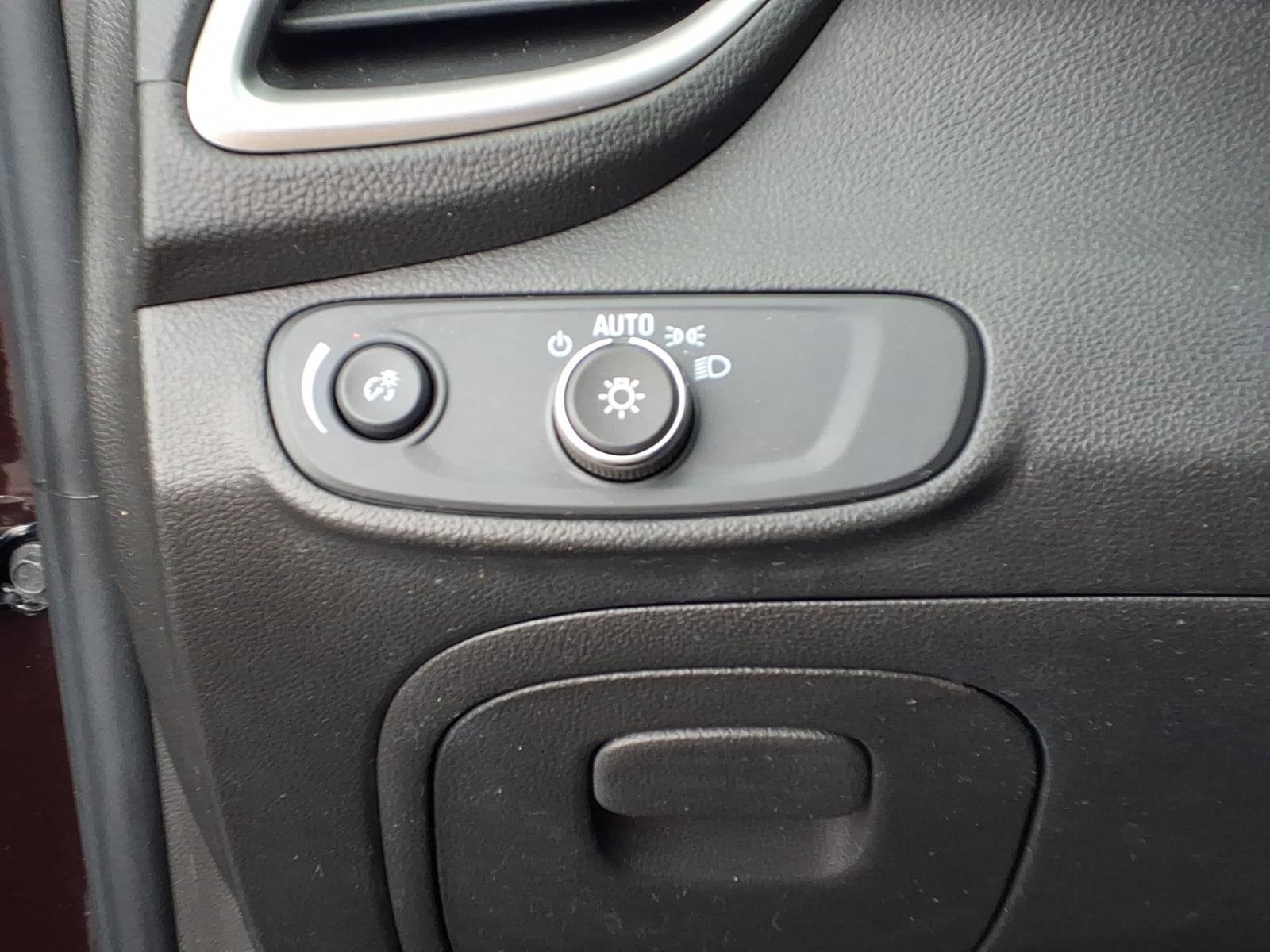 Used 2020 Chevrolet Trax LT FWD image 22