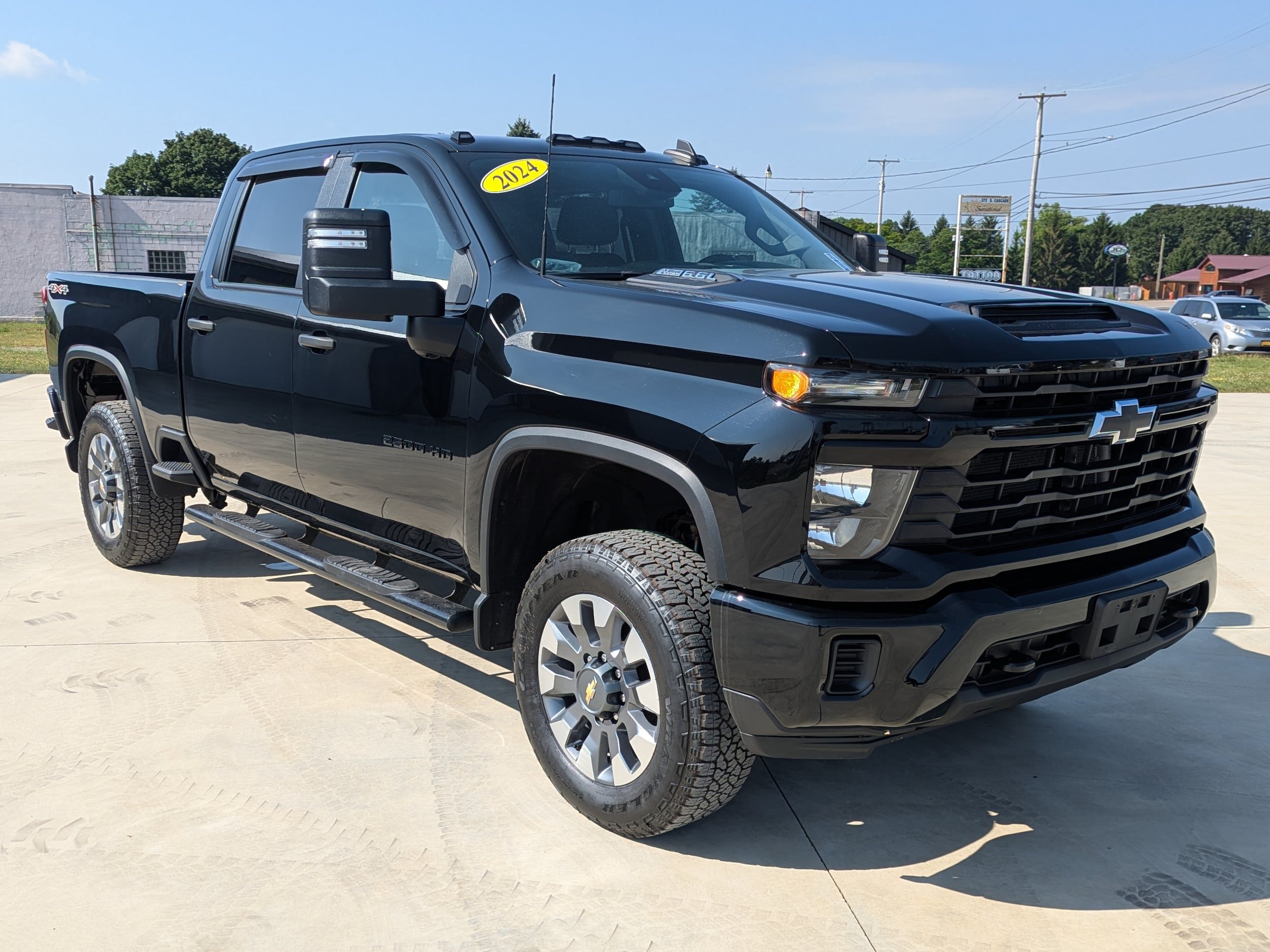 Used 2024 Chevrolet Silverado 2500 Custom w/ Custom Value Package AWD/4WD image 6