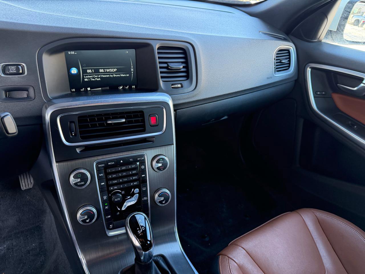 Used 2016 Volvo S60 T5 Premier image 12