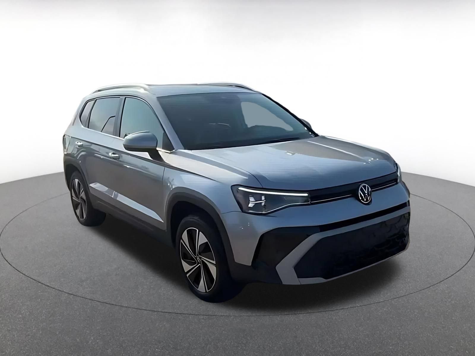 Used 2026 Volkswagen Taos SE AWD/4WD image 3