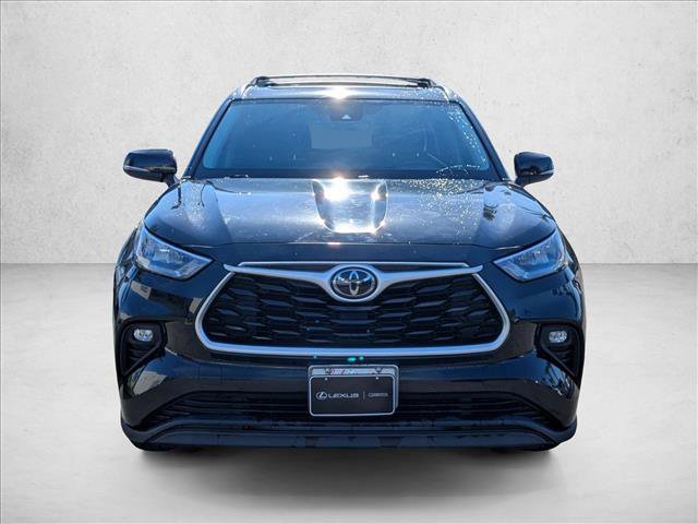 Used 2020 Toyota Highlander XLE video 3